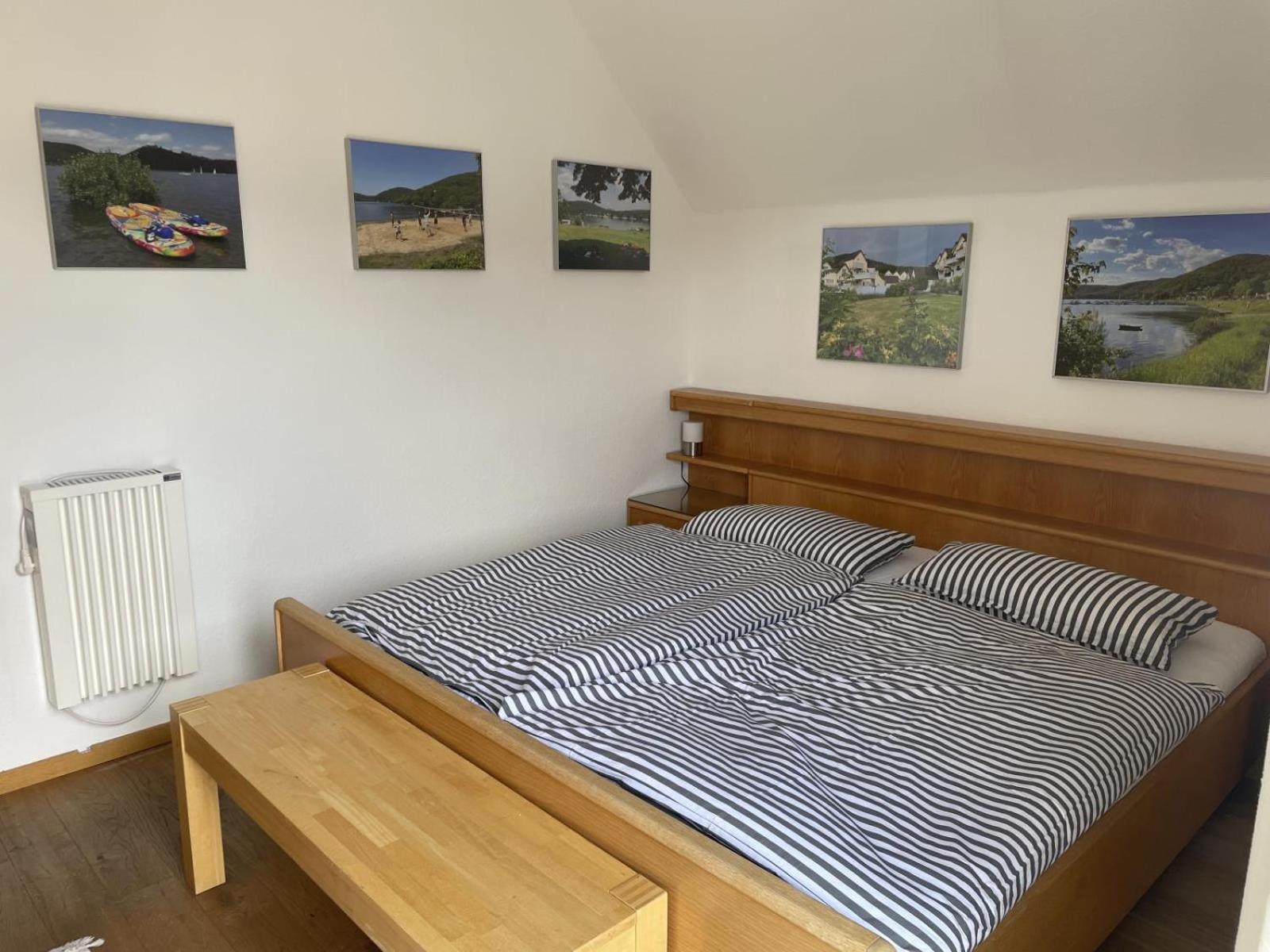 Gemutliche 93M2Fewo Mit 2 Schlafzimmern Und Seitlichem Seeblick Vom Balkon Scheid  Extérieur photo